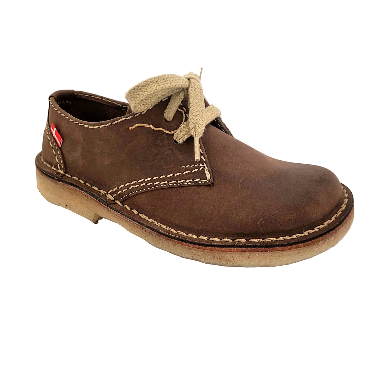 Duckfeet Jylland leather shoe in Cocoa brown, angled front view with cream laces and Danish flag heel tab