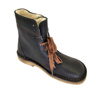 Duckfeet Skanderborg black leather boot, angled side view showing fleece-look lining and brown laces