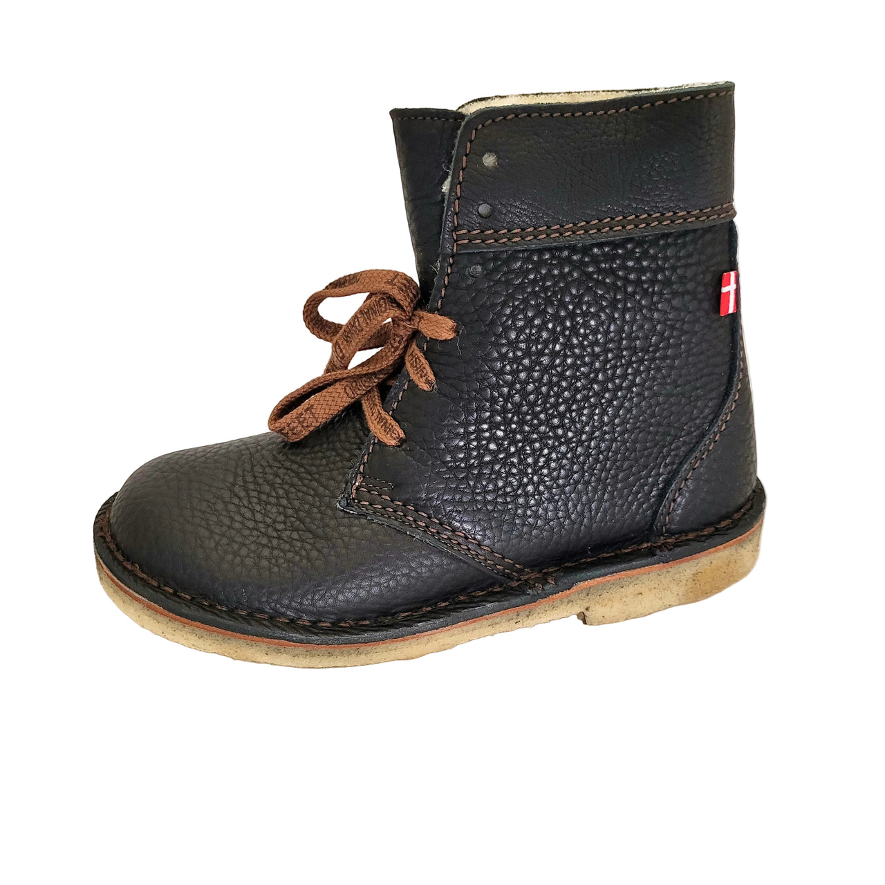 Duckfeet Skanderborg black leather boot, side profile with Danish flag tab and pale stitched sole