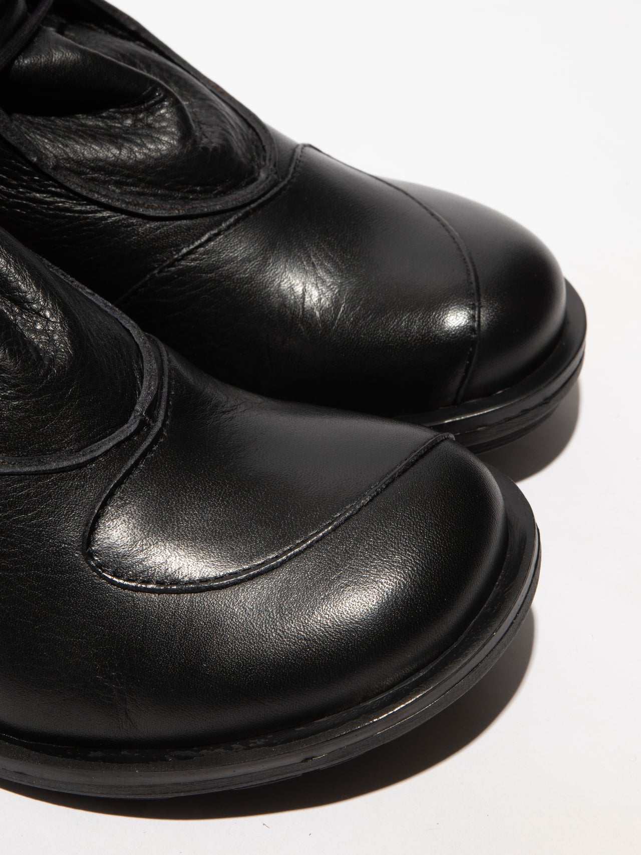 Camden CARF307FLY Velvet Leather Black
