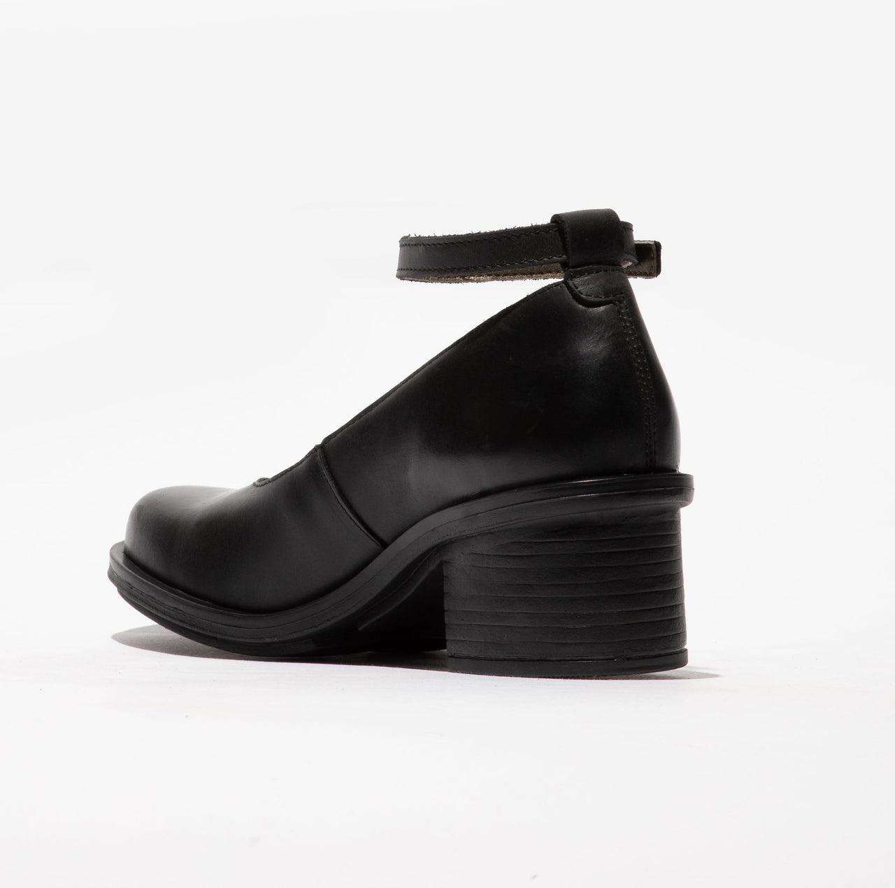 Camden CEIZ308FLY Ankle Strap Rug Leather Black