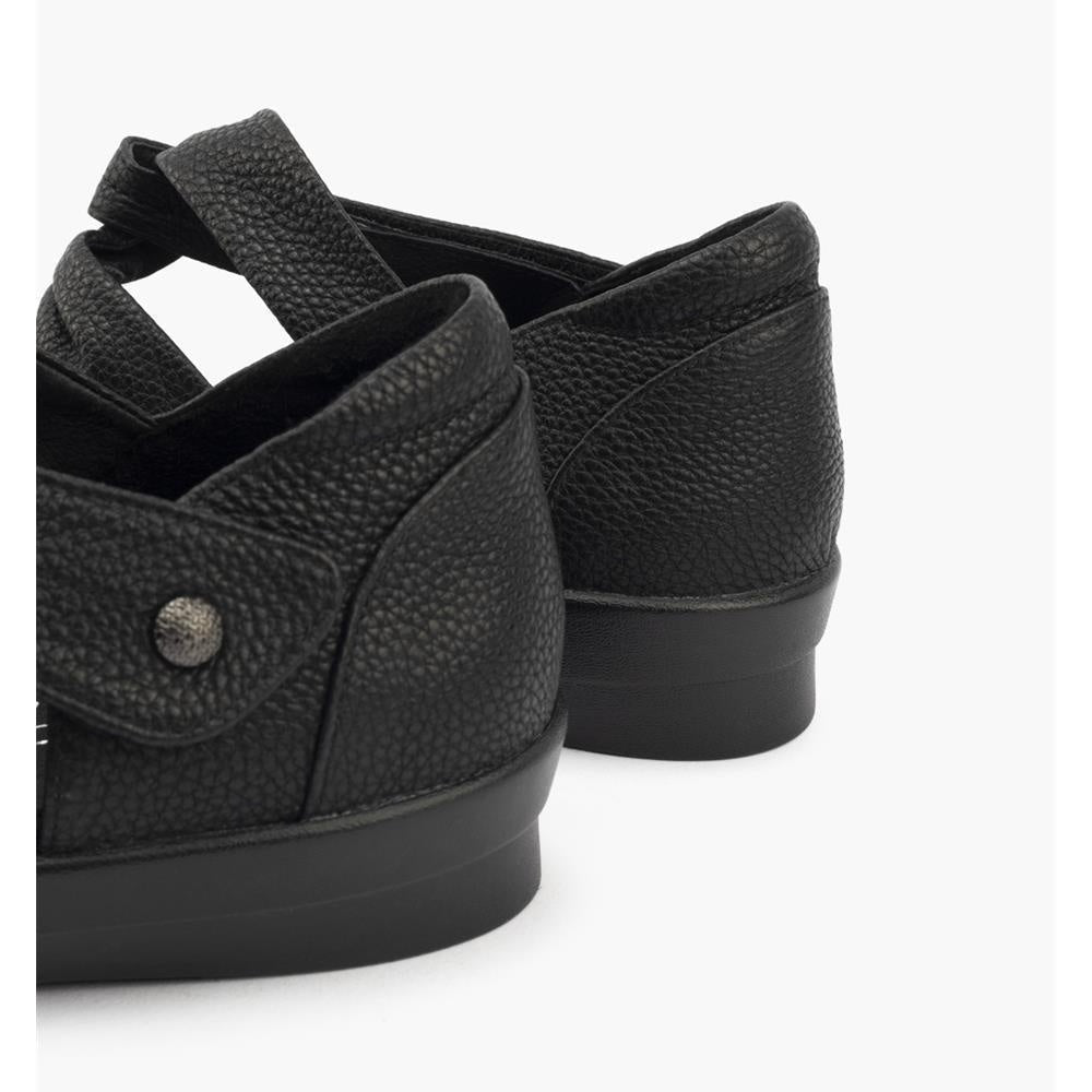 Klouds - Tara Pebbled - Black