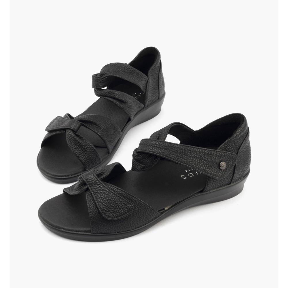 Klouds - Tara Pebbled - Black