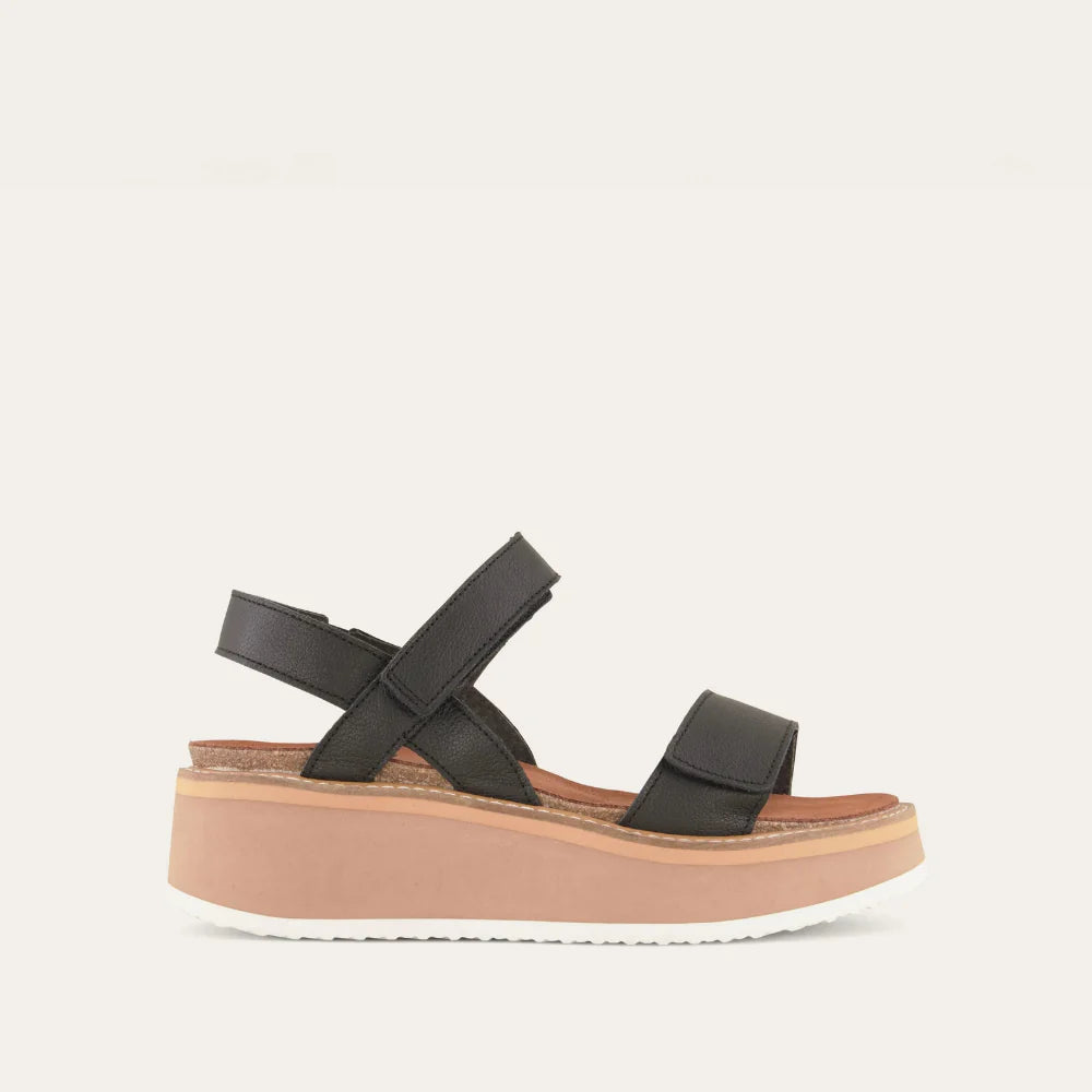 Meringue Soft Black Sandal Suede