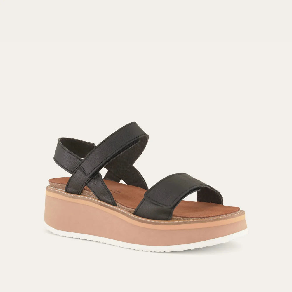 Meringue Soft Black Sandal Suede