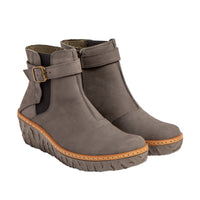 El Naturalista Pleasant Leather Grey Boots